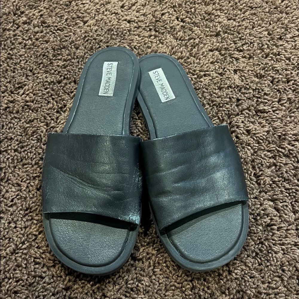 Steve Madden Classic Black Slides
